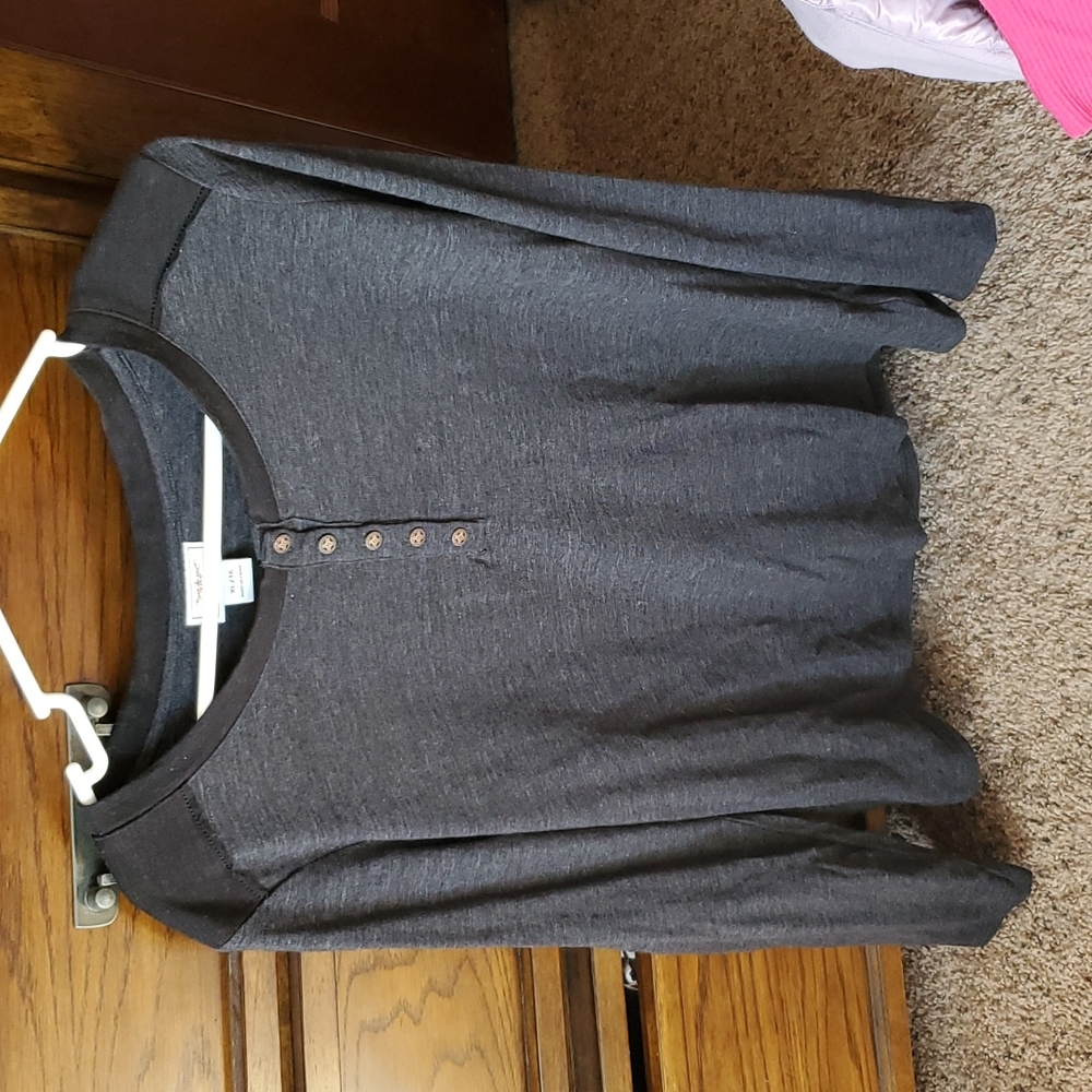 Ariat XL long sleeve top